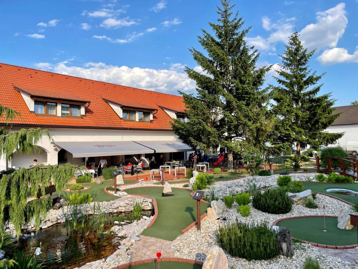 Hotel Tišnovská Rychta Exterior foto